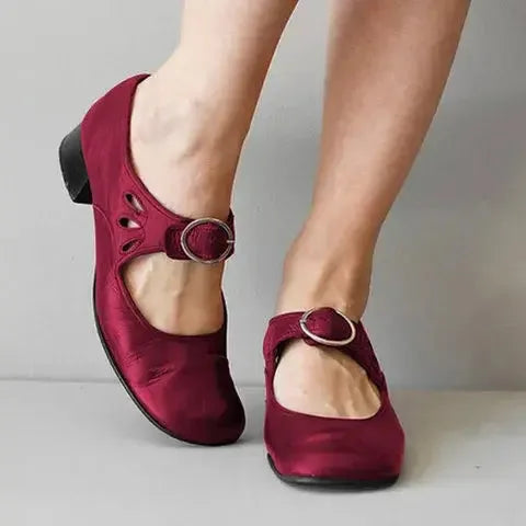 Retro French Low-heeled Buckled Pumps