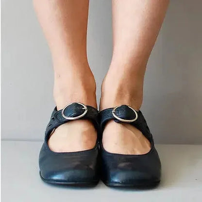 Retro French Low-heeled Buckled Pumps